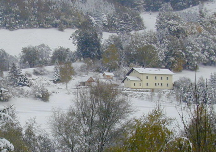 Datei:Haus Königswiese im Winter.jpg
