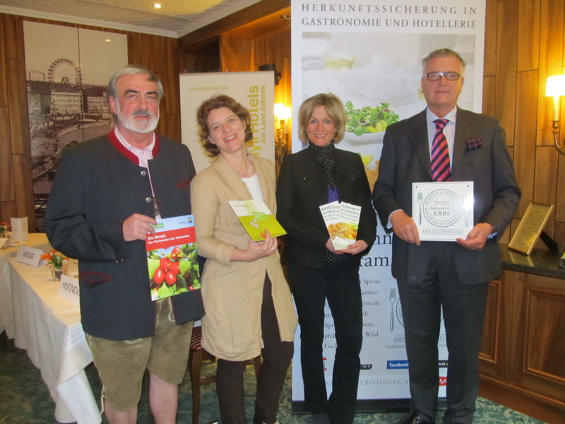 Datei:Pressekonferenz JW-AMA 2012.jpg