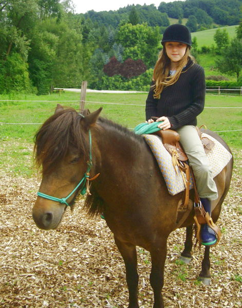 Datei:Mädchen Piccolino Web.jpg