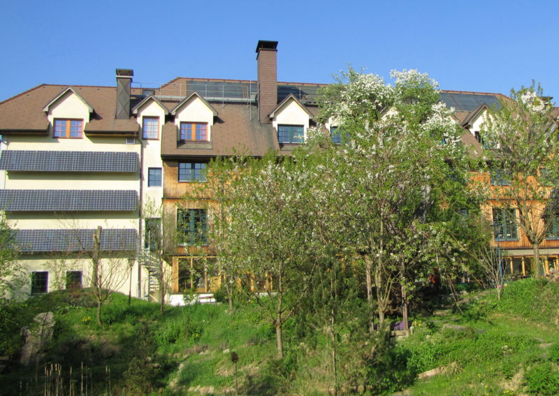 Datei:SH Südbau Photovoltaik.jpg